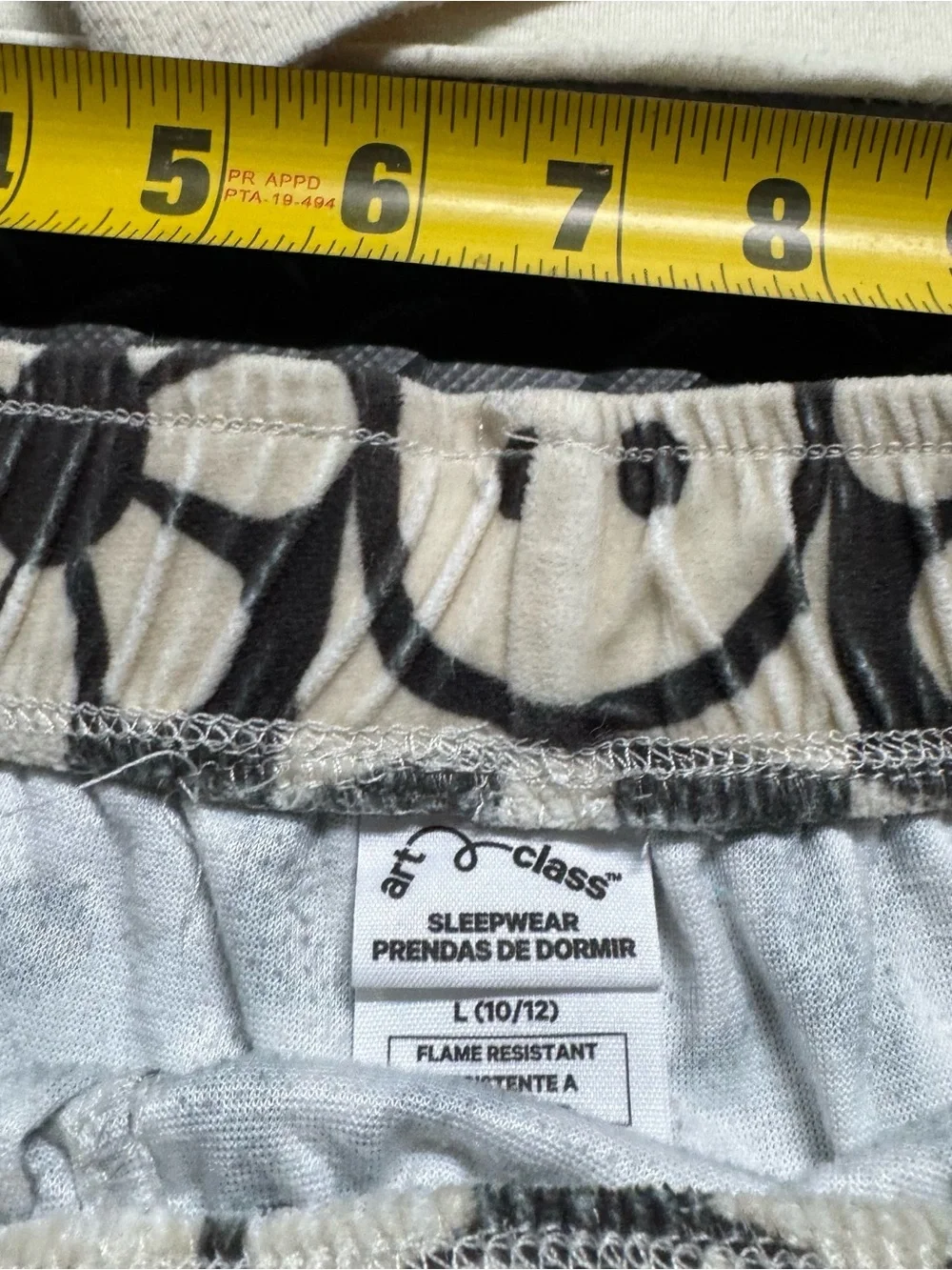 Girls 2 Piece Smiley Face Pajama Set Size L 10/12 Cream Long Sleeve & Shorts